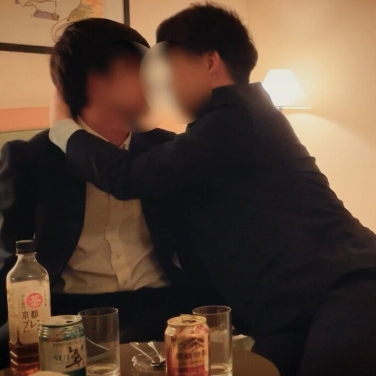 【スーツ飲み会ホイップ中出しし合いえっち】いっぱい飲んでから、ホイップぬりぬりしてぺろぺろして…最後はお互いに中出しした🥹 ○○○っ払ってたから色々とやばい笑 前編 -1/2- 飲み会 〜 いちゃいちゃ 〜 ぺろぺろ まで！