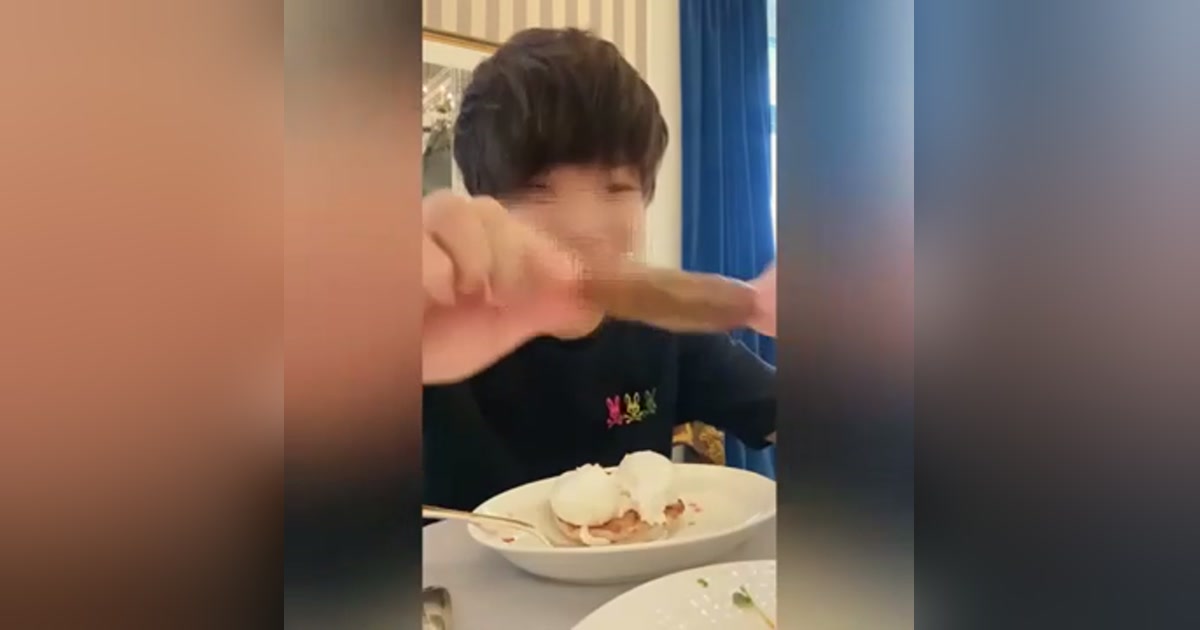 お部屋であさごはん☺️ 楽しく食べてたのに悲劇に襲われるぼく🥹 素人の作品サムネイル
