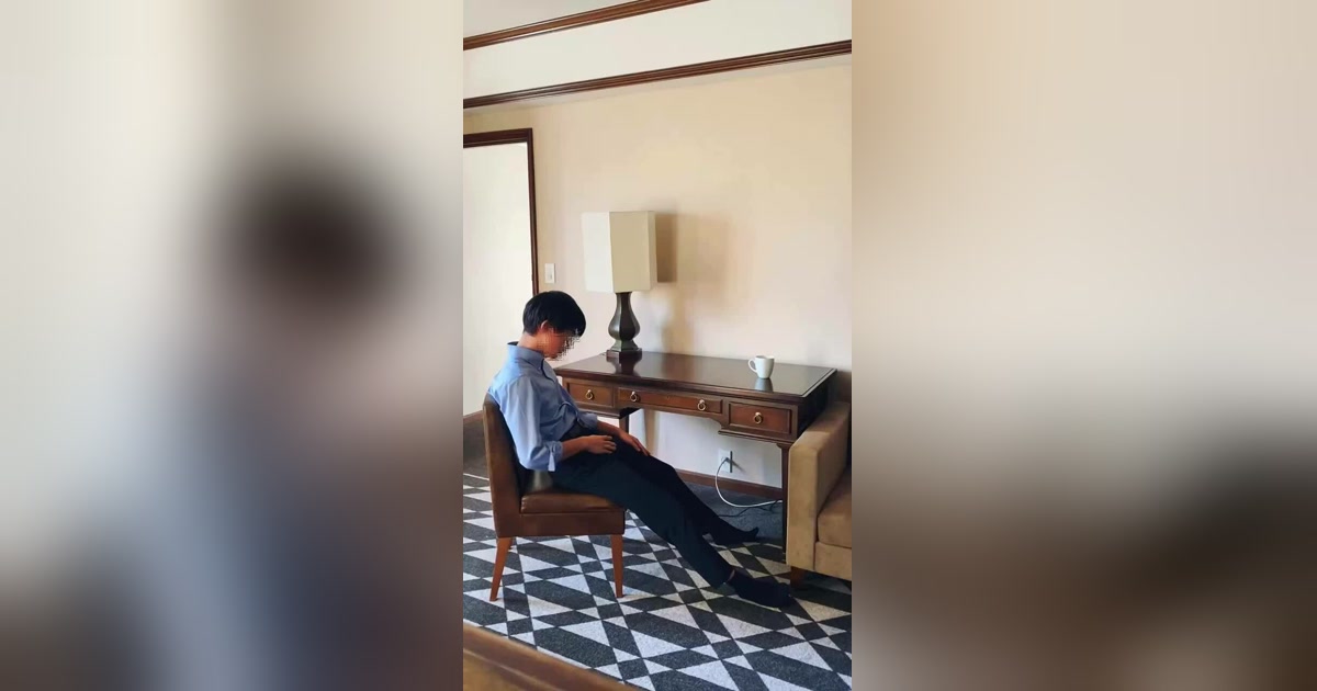 出勤前の日課✌️ お家だよおしゃれでしょ✨ (嘘ですホテルです)の作品サムネイル